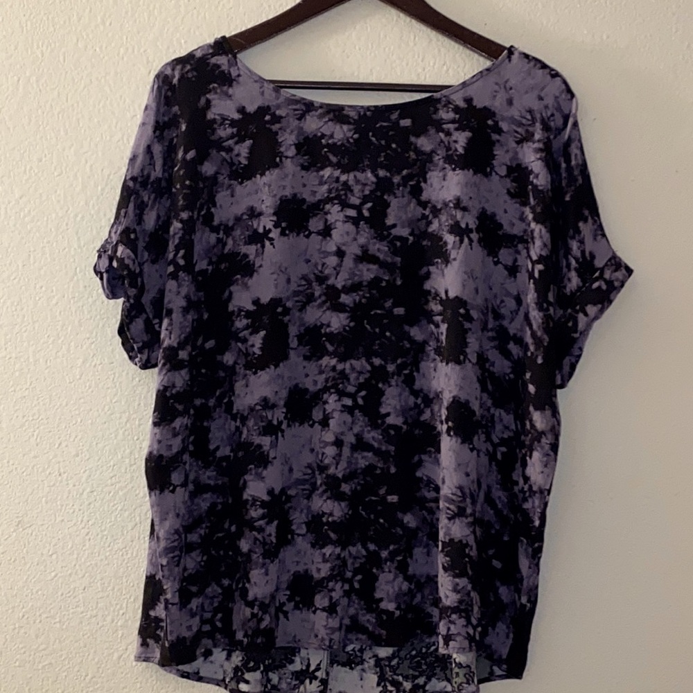 Rock & Republic Top with V-back cutout